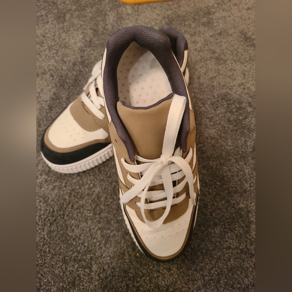 Fashion sneaker - Picture 2 of 4